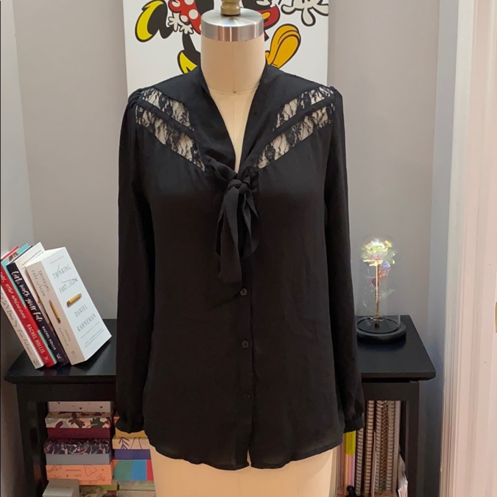 💫 Black Lace Blouse